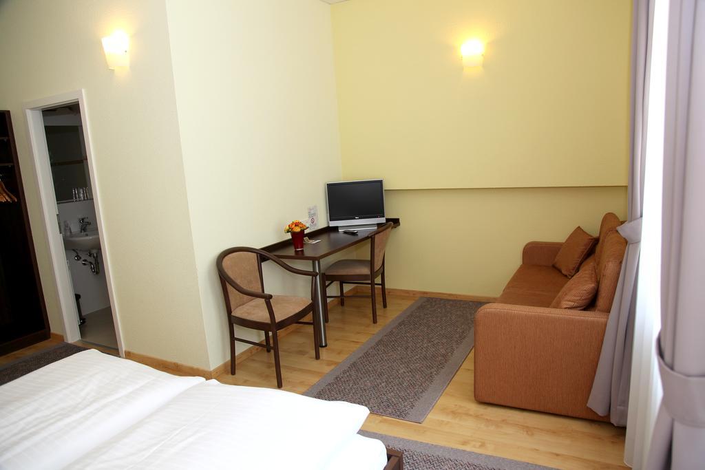 Hotel Am Charlottenplatz Esslingen am Neckar Oda fotoğraf