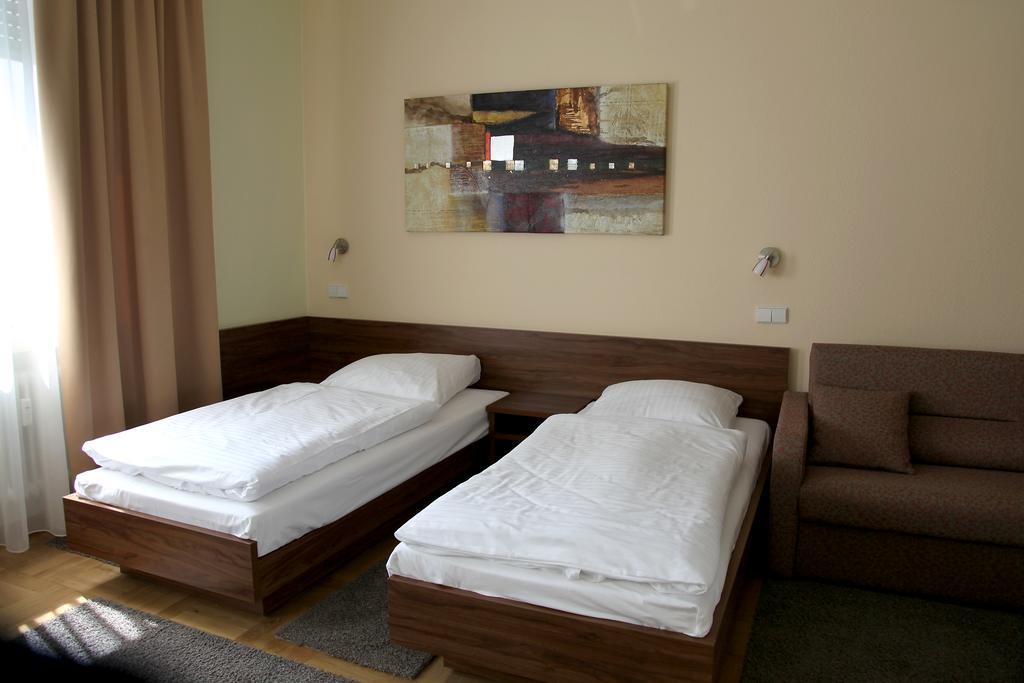Hotel Am Charlottenplatz Esslingen am Neckar Oda fotoğraf